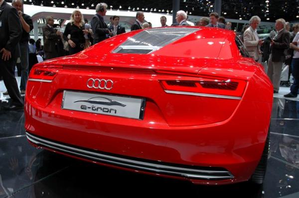 09-audi-e-tron-live (Medium).jpg