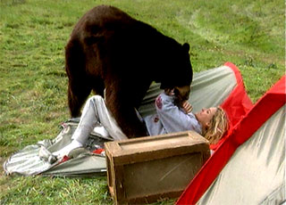 bear_attack2_Good_reasons_why_you_shouldnt_mess_with_nature-s320x230-37726-580.jpg